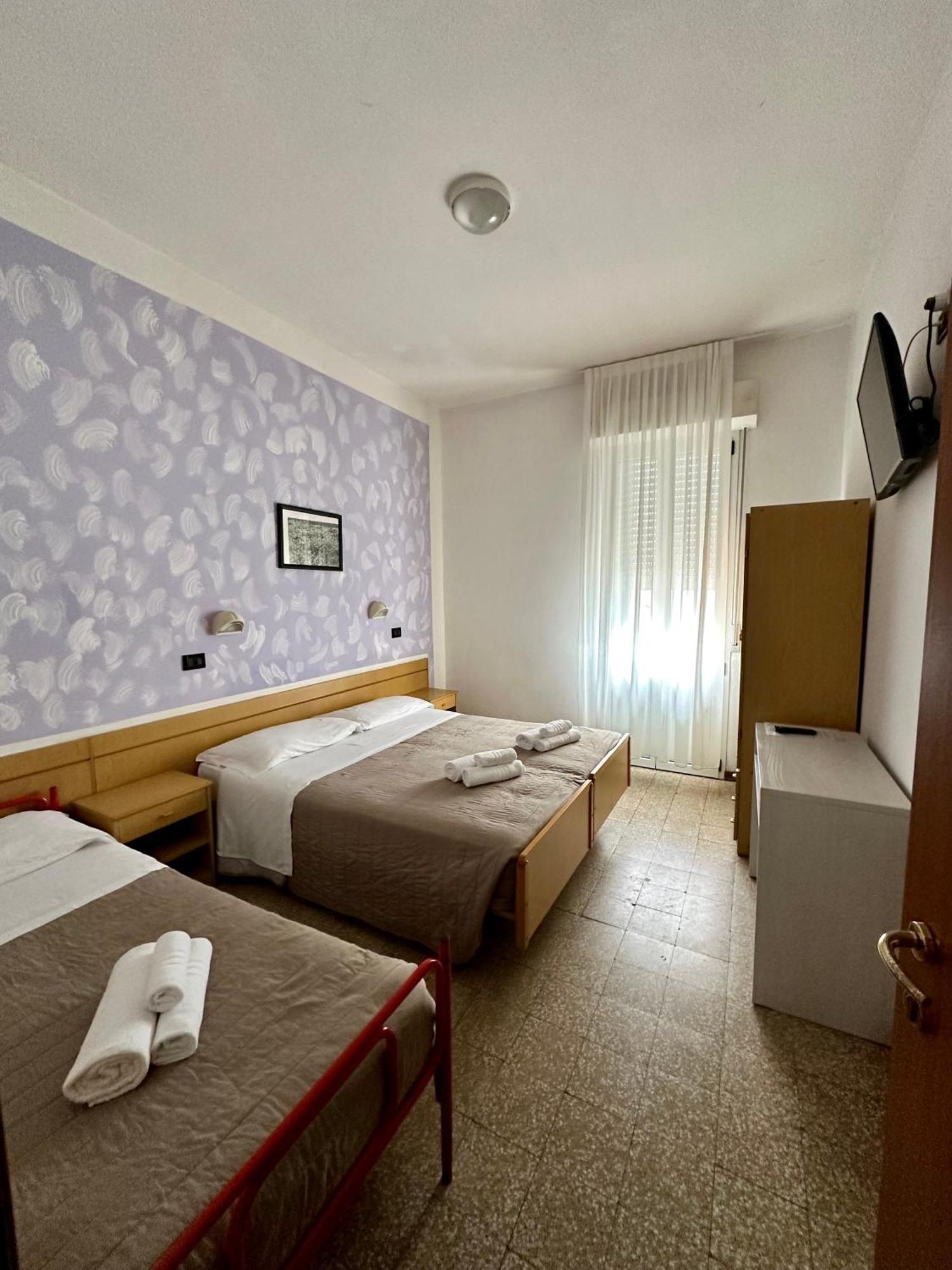 Hotel Enna Римини Экстерьер фото