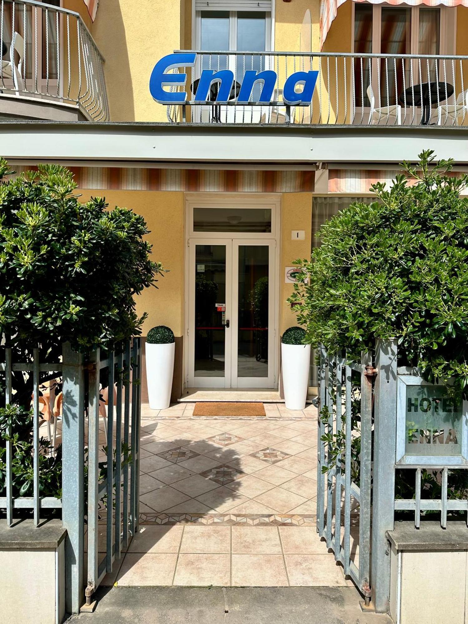 Hotel Enna Римини Экстерьер фото